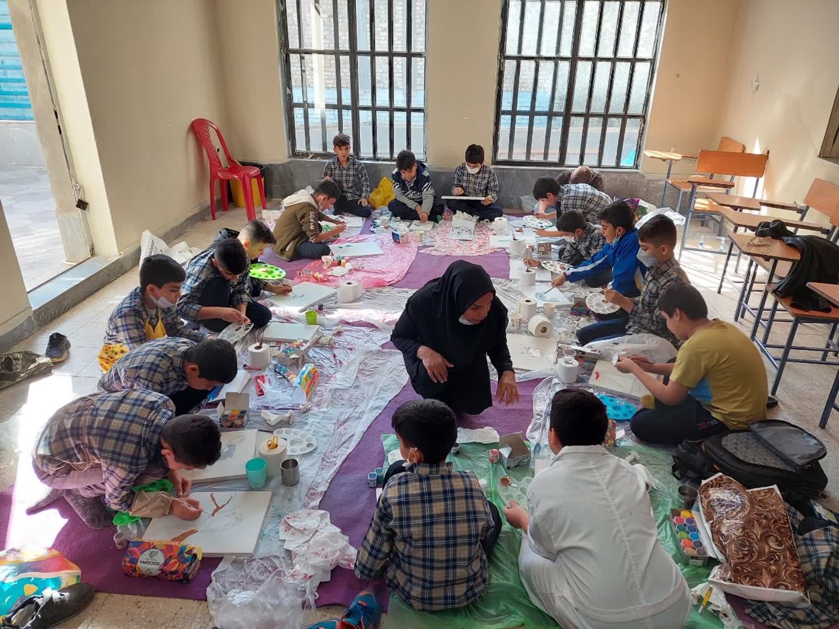 نقاشی روی بوم